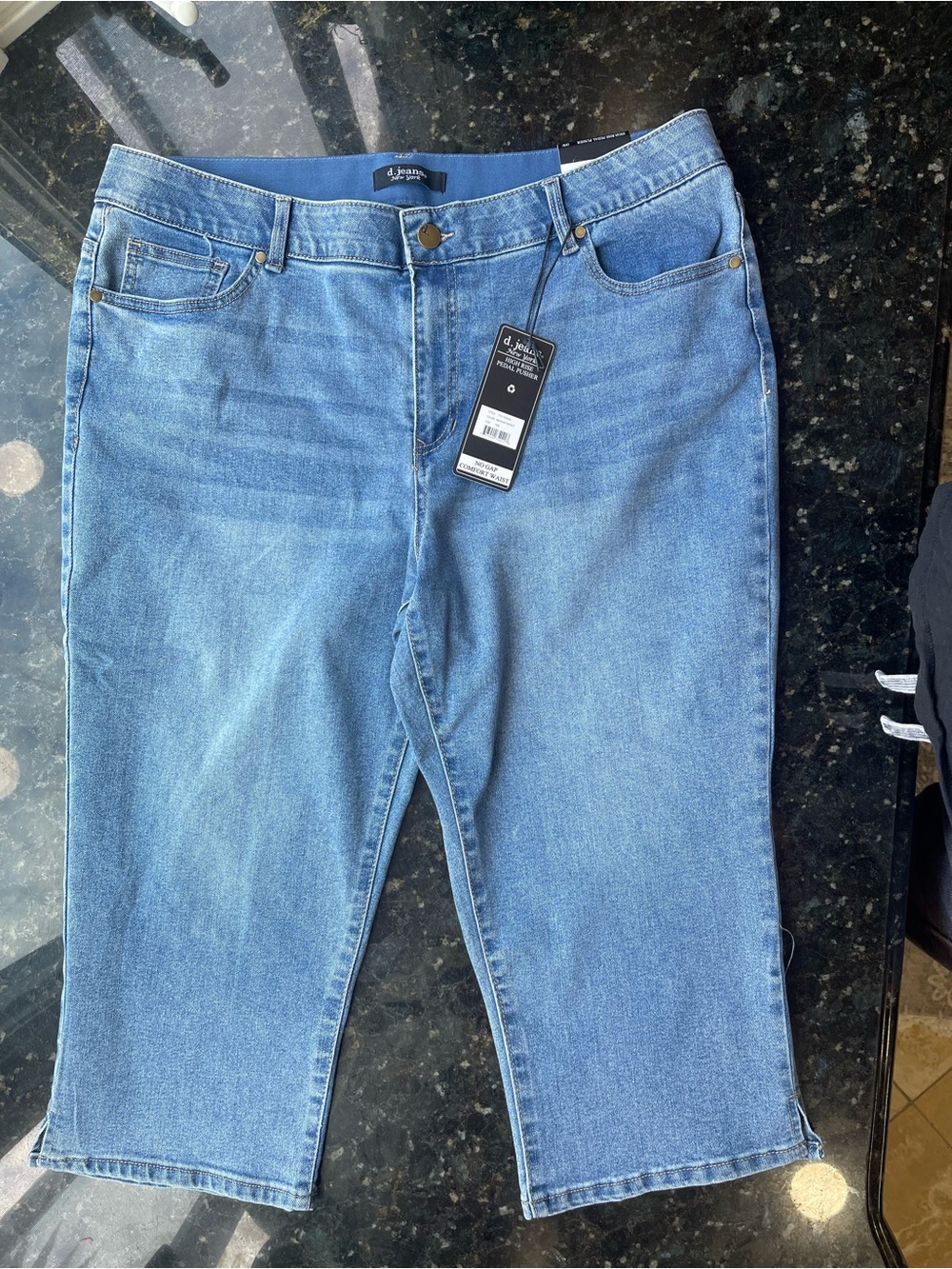 d. jeans Light Blue Cropped Capri Denim